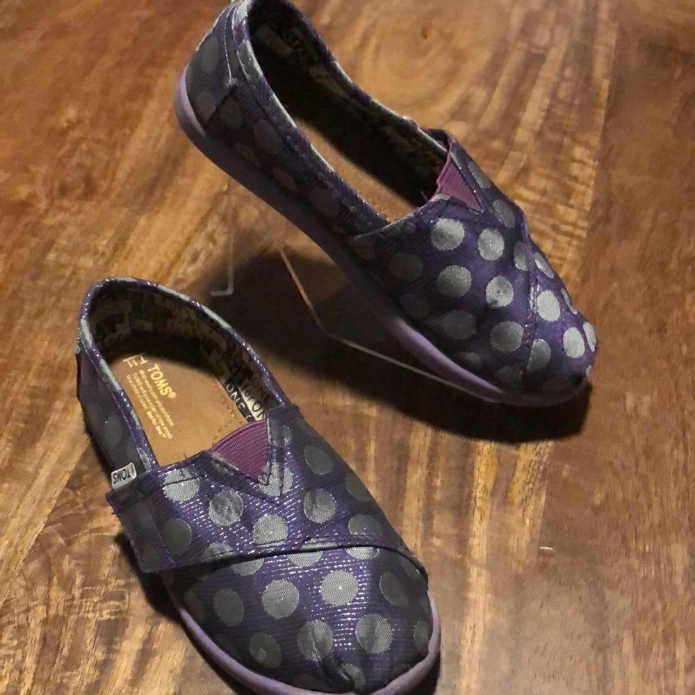 TOMS Youth Girls purple/silver Slip On Shoes Size 11
